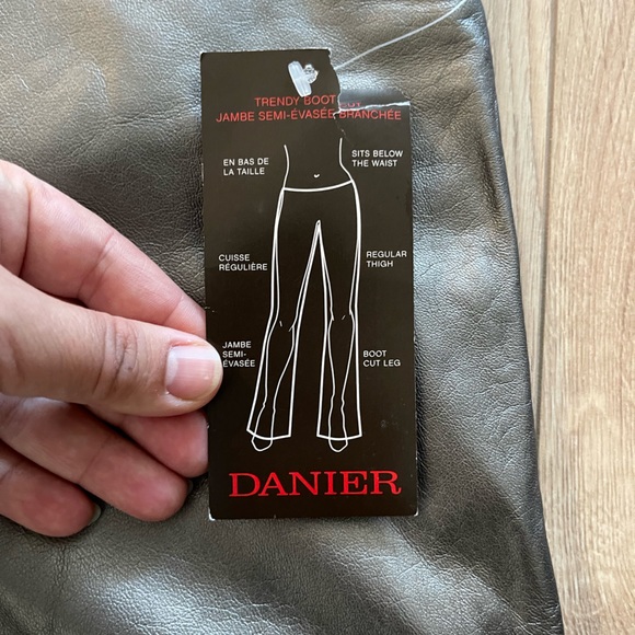 NWT 🔥Danier leather pants - Picture 3 of 6